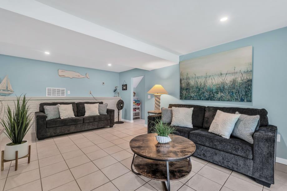 27 Running Light Way Mashpee MA 02649