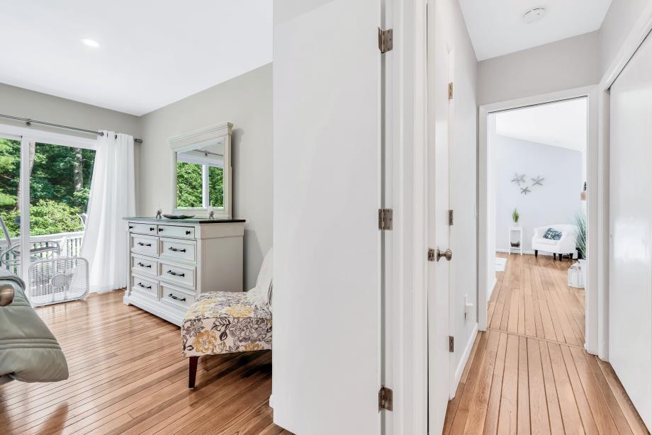 27 Running Light Way Mashpee MA 02649