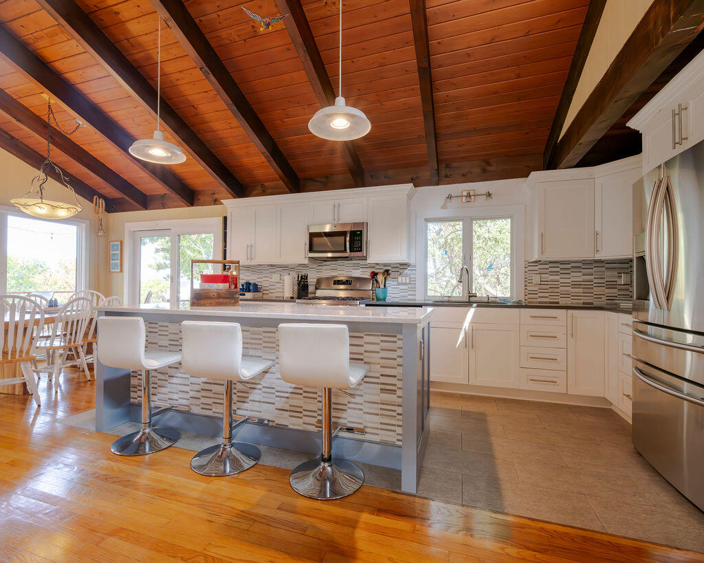 9 Kinnikinnick Road Truro MA 02666