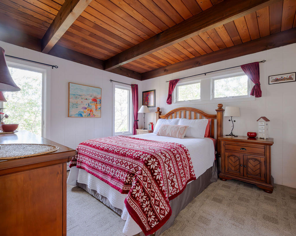 9 Kinnikinnick Road Truro MA 02666