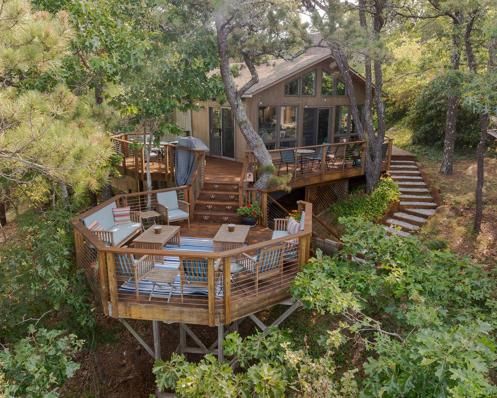 9 Kinnikinnick Road Truro MA 02666