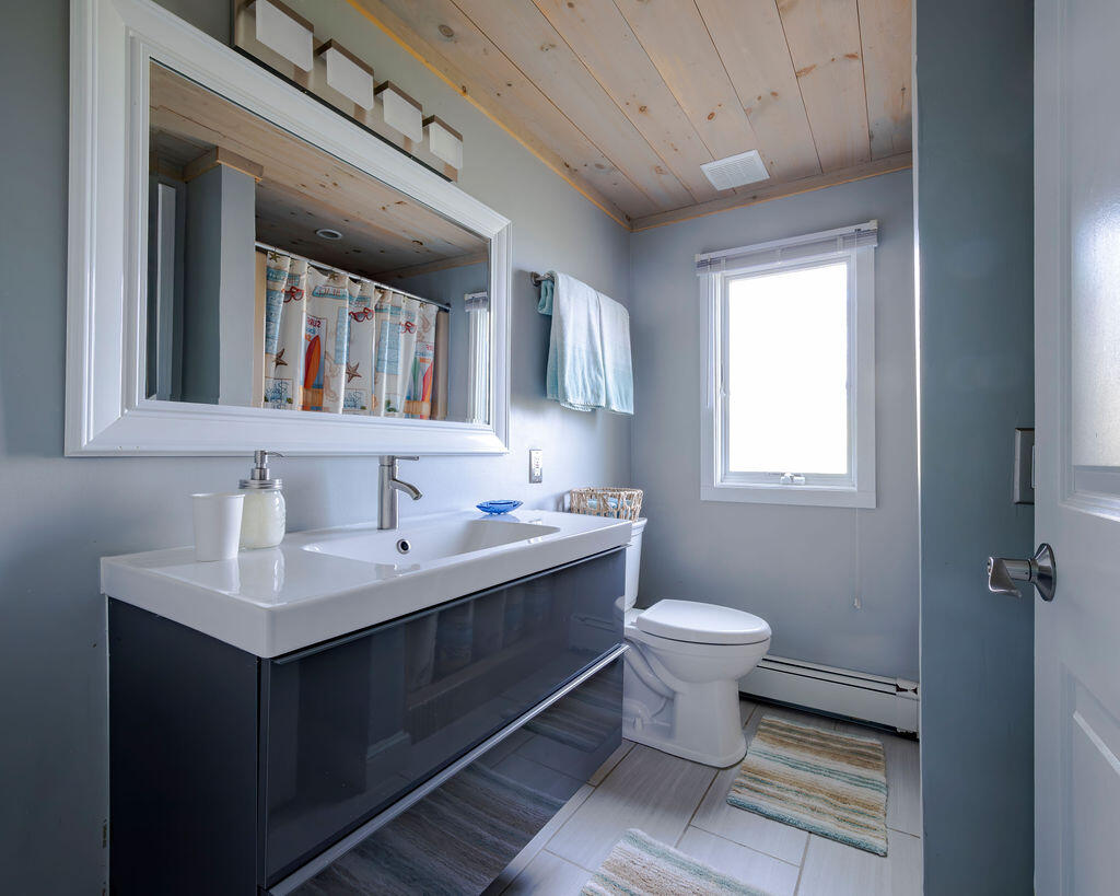 9 Kinnikinnick Road Truro MA 02666