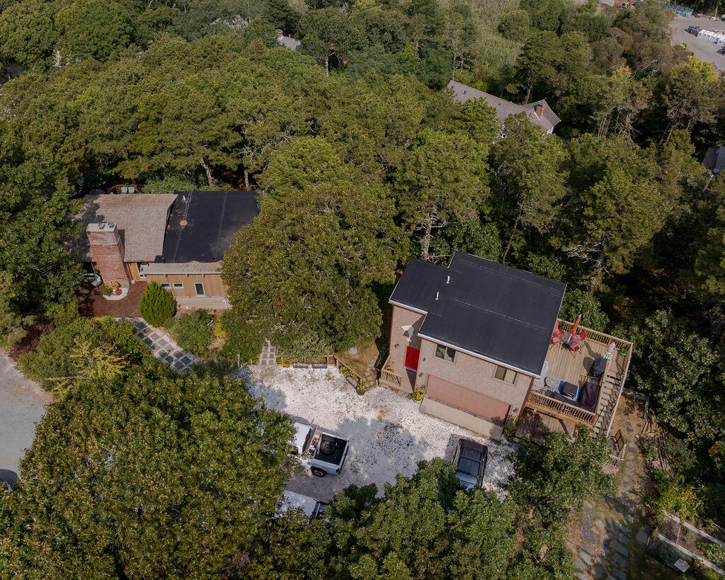 9 Kinnikinnick Road Truro MA 02666