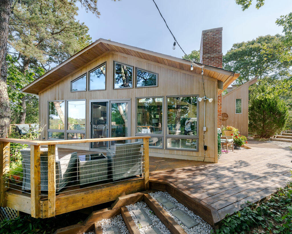 9 Kinnikinnick Road Truro MA 02666