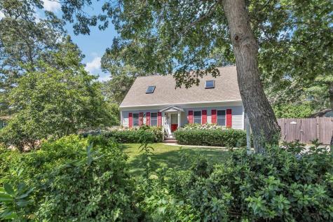 9 Elaine Road Hyannis MA 02601