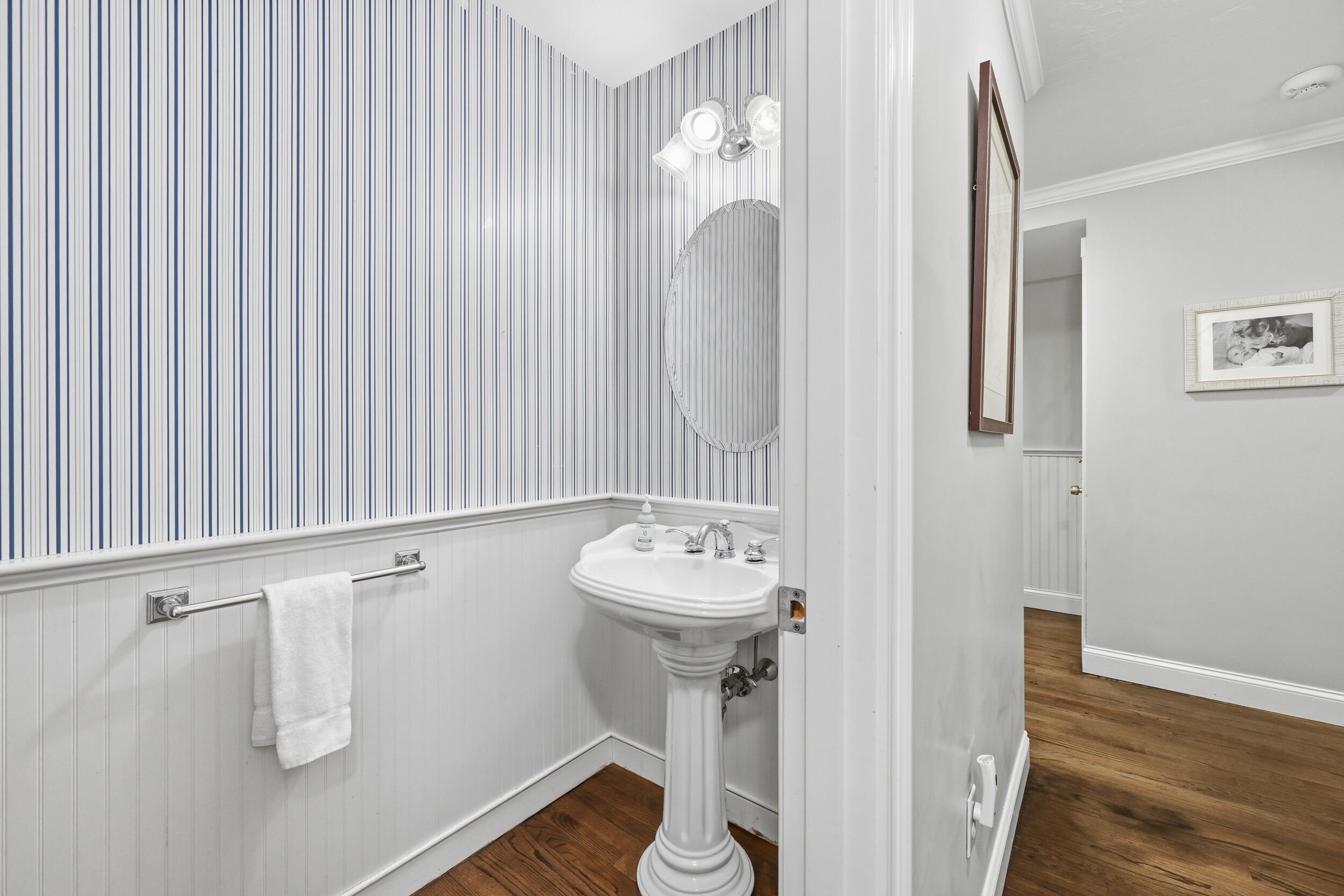 10 Abbey Gate Road Cotuit MA 02635