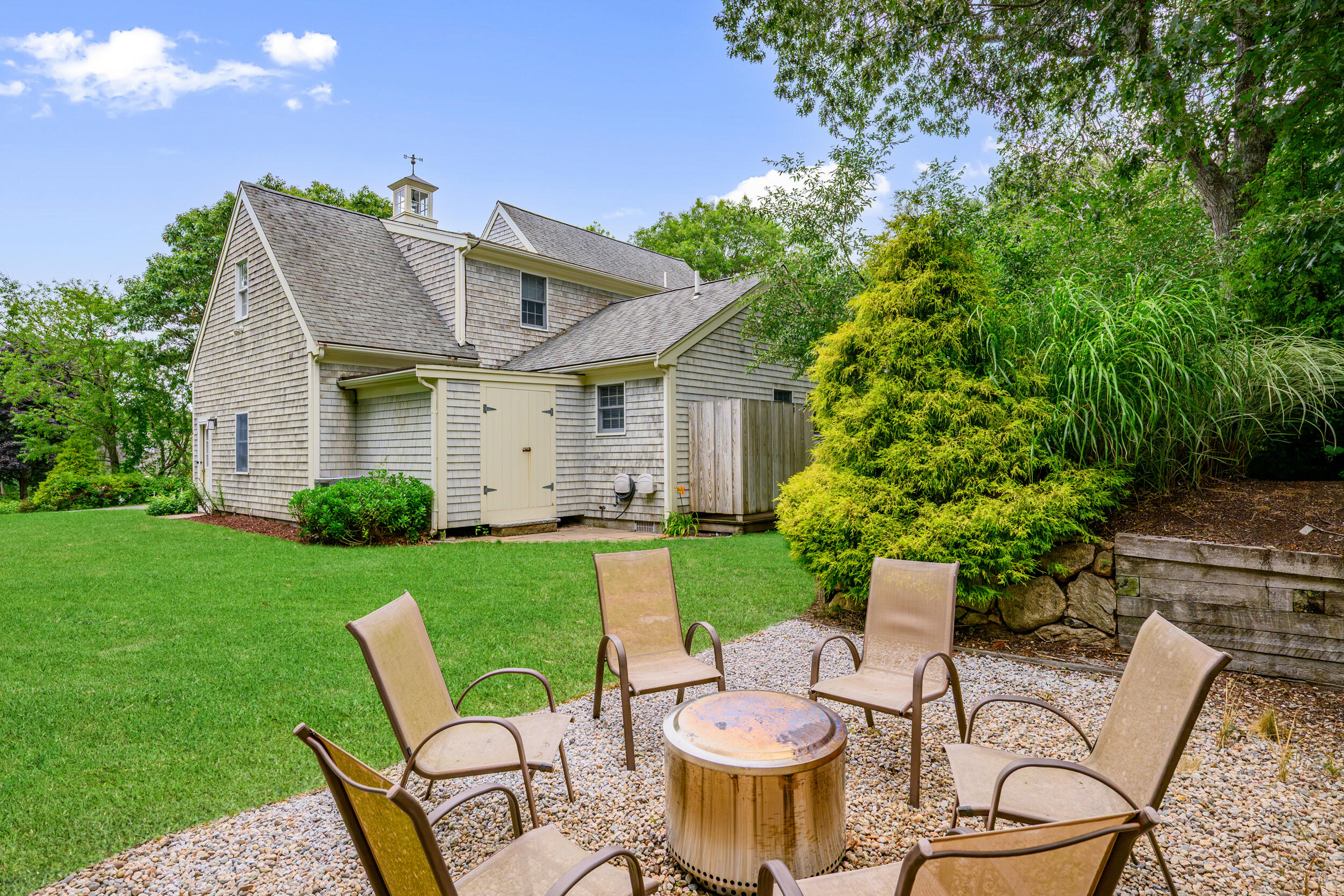 10 Abbey Gate Road Cotuit MA 02635