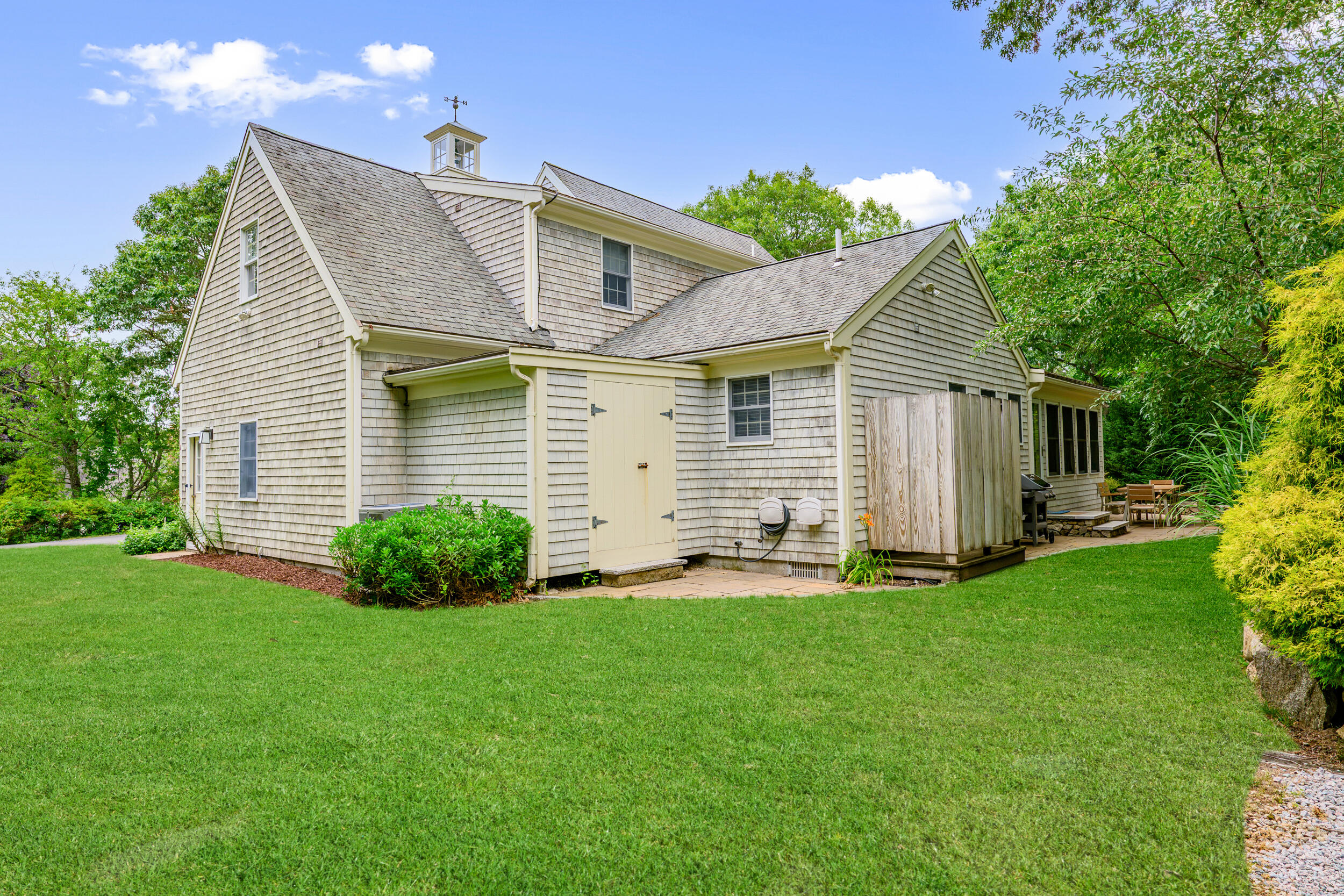 10 Abbey Gate Road Cotuit MA 02635