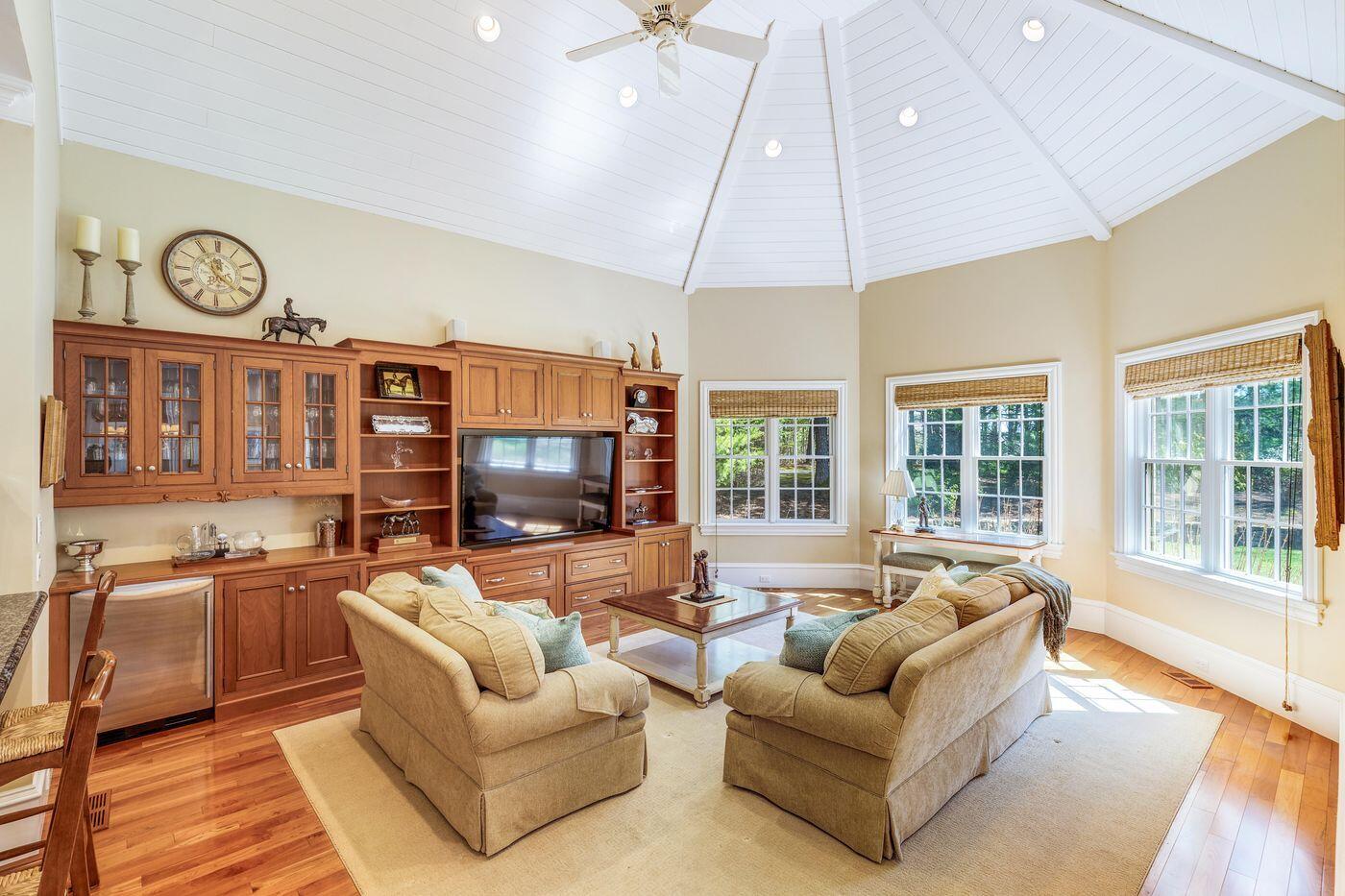93 Oyster Way Osterville MA 02655