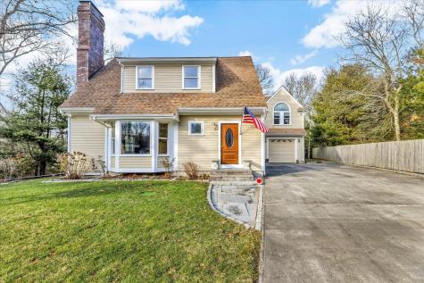 10 Rockledge Drive Falmouth MA 02556