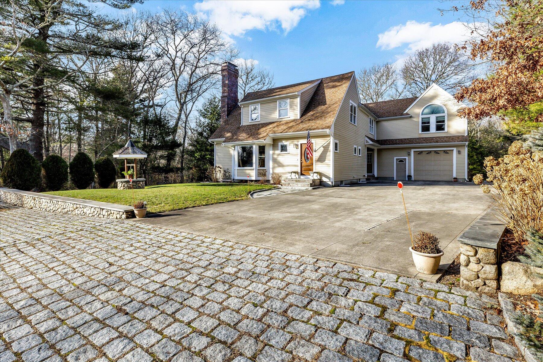 10 Rockledge Drive North Falmouth MA 02556