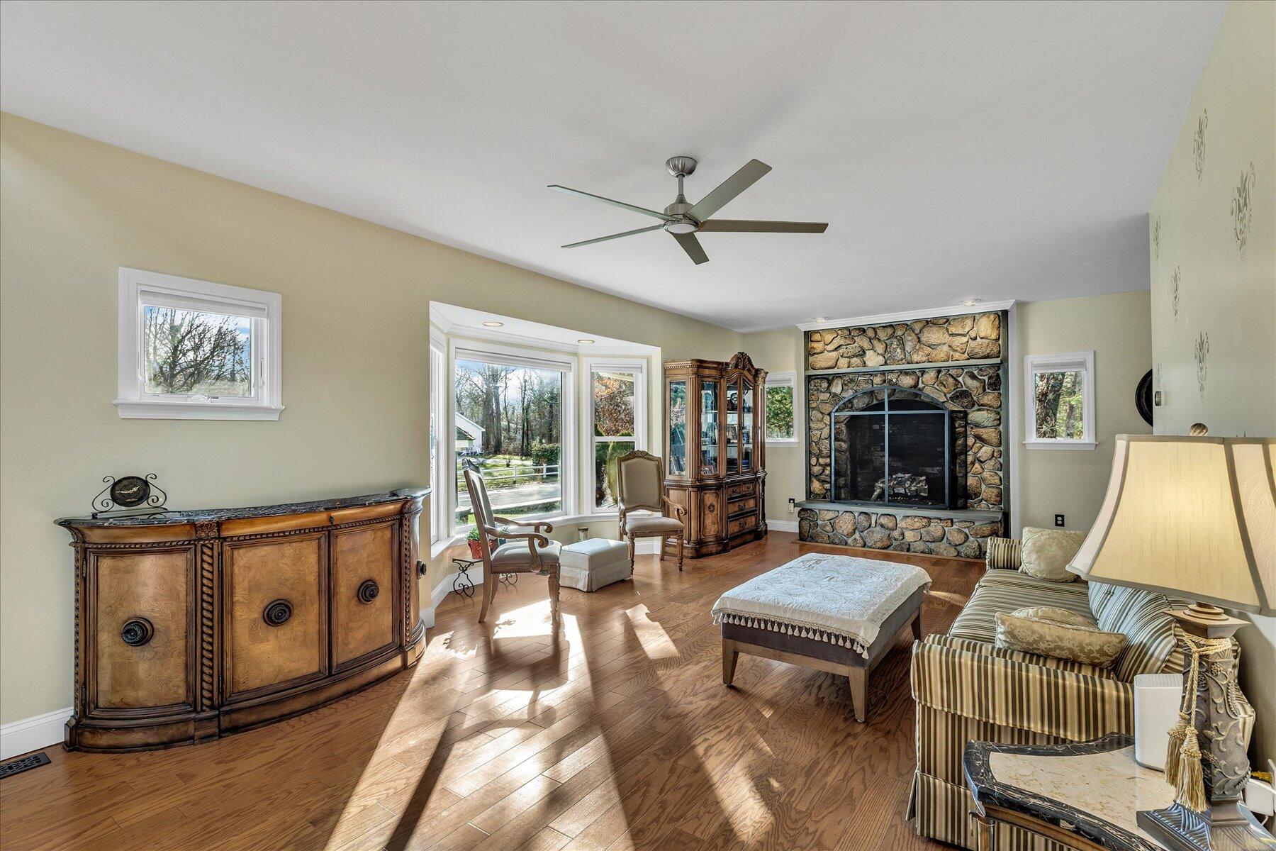 10 Rockledge Drive North Falmouth MA 02556