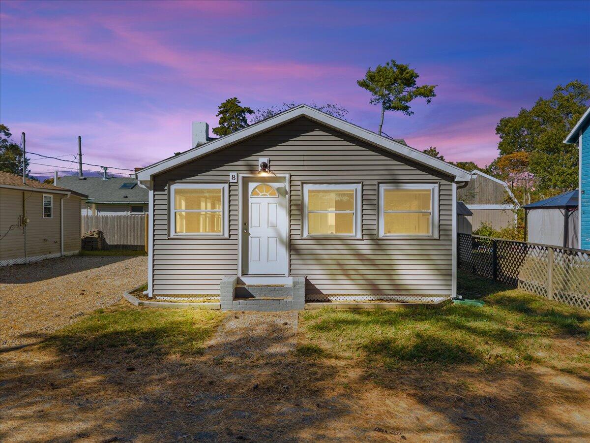 8 Charles Street Wareham MA 02571