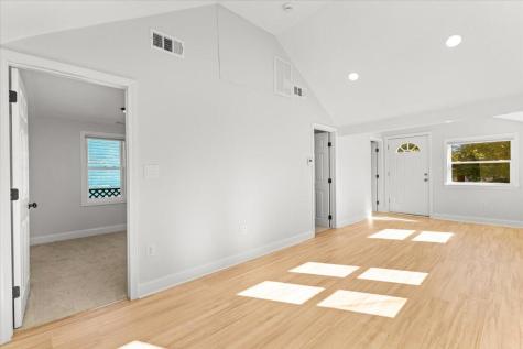 8 Charles Street Wareham MA 02571