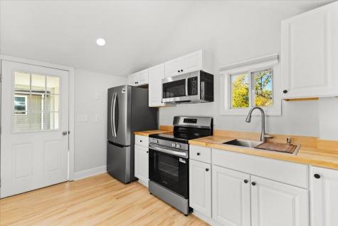 8 Charles Street Wareham MA 02571