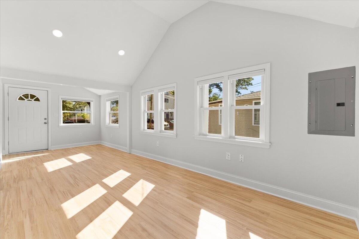 8 Charles Street Wareham MA 02571