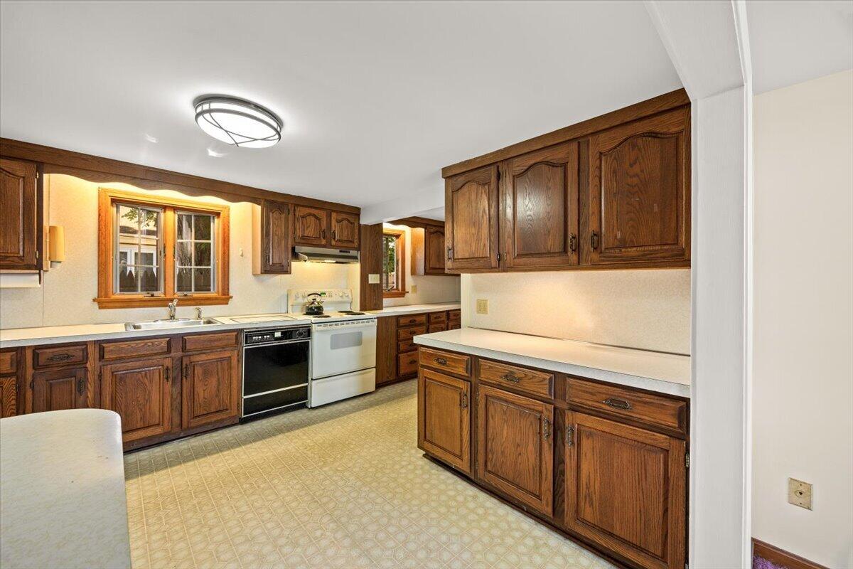 47 Little Rock Avenue Falmouth MA 02540