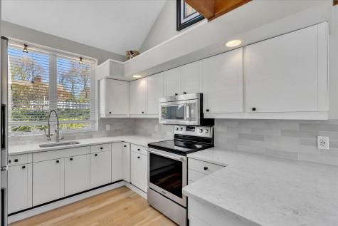 133 Walton Heath Way Mashpee MA 02649