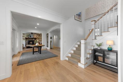201 Scraggy Neck Road Cataumet MA 02534