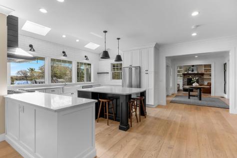 201 Scraggy Neck Road Cataumet MA 02534