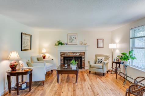 240 Bragg's Lane Barnstable MA 02630