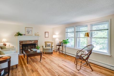 240 Bragg's Lane Barnstable MA 02630