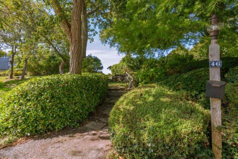 46 Gardiner Road Woods Hole MA 02543