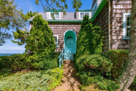 46 Gardiner Road Woods Hole MA 02543