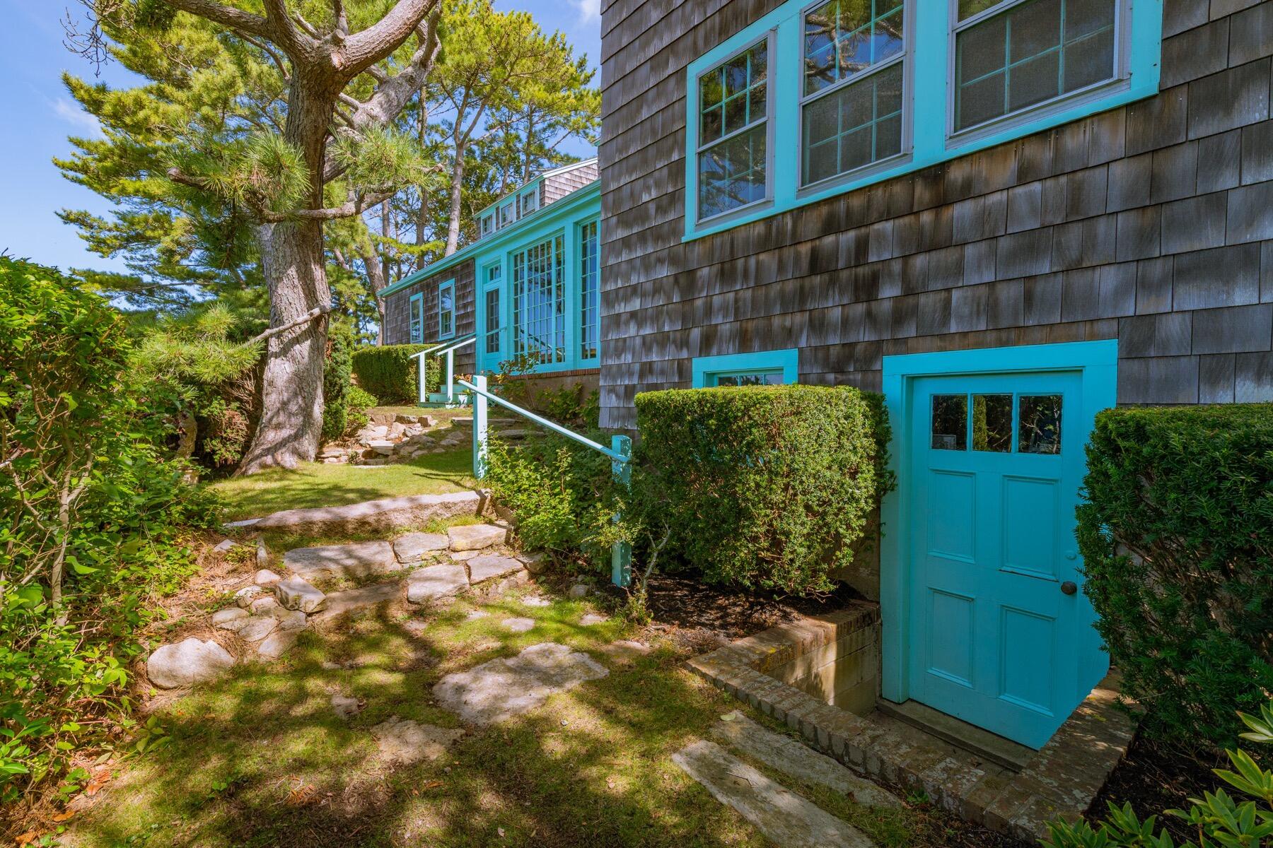 46 Gardiner Road Woods Hole MA 02543