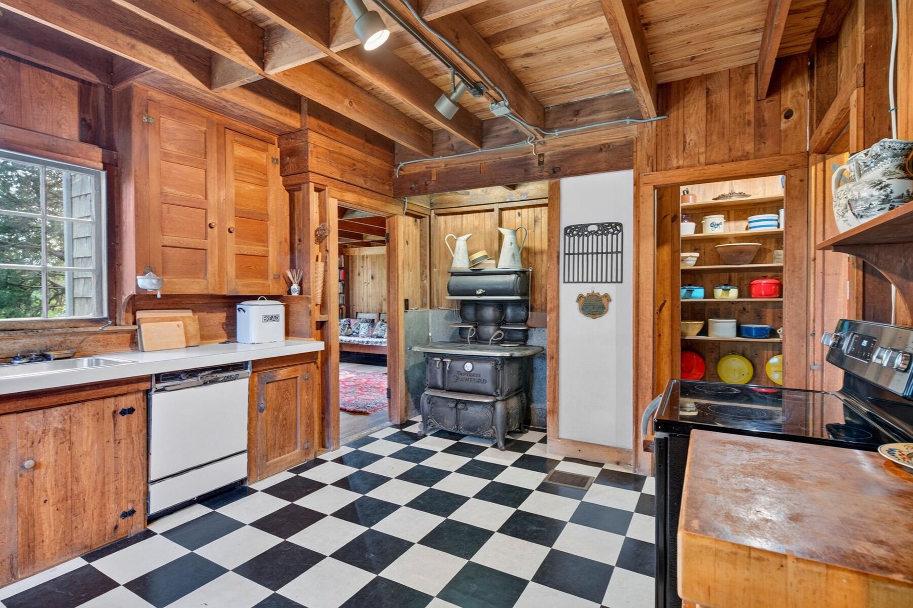 46 Gardiner Road Woods Hole MA 02543