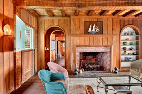 46 Gardiner Road Woods Hole MA 02543