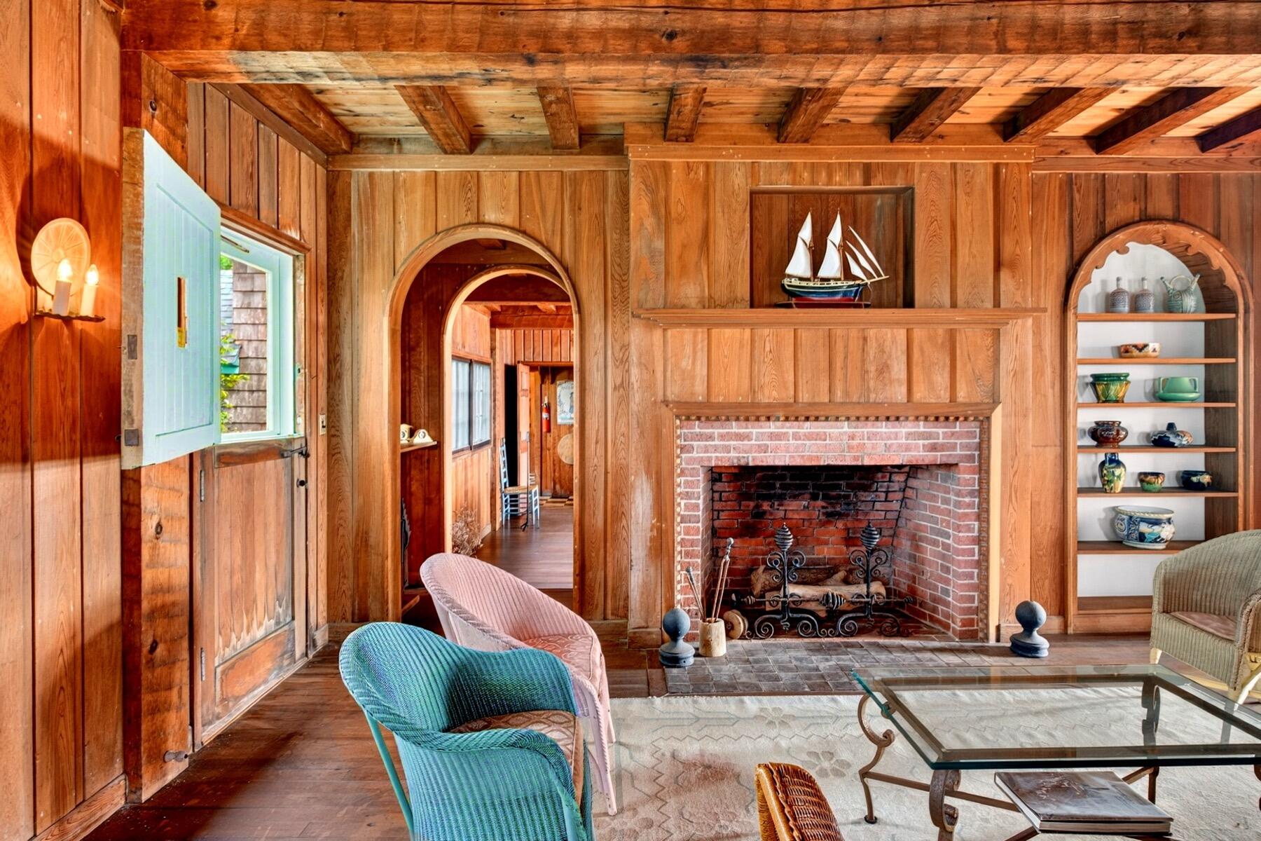 46 Gardiner Road Woods Hole MA 02543