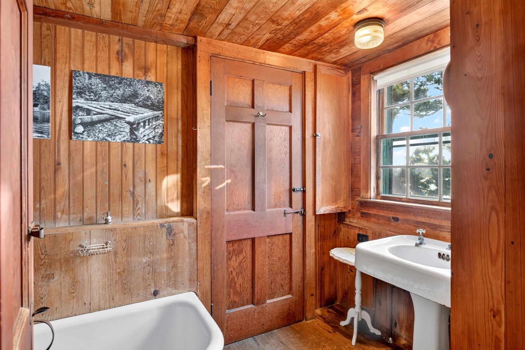 46 Gardiner Road Woods Hole MA 02543