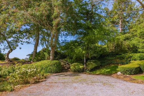 46 Gardiner Road Woods Hole MA 02543