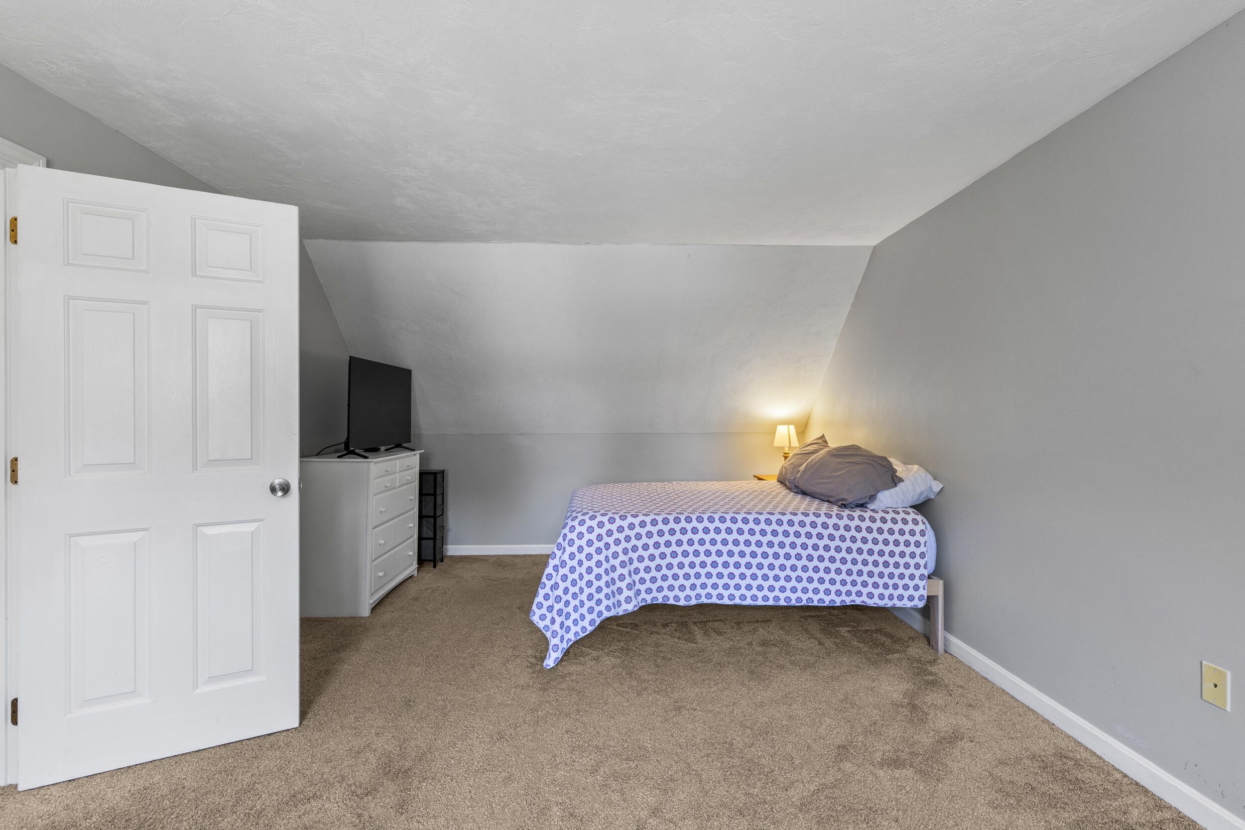 29 Sheffield Place Mashpee MA 02649