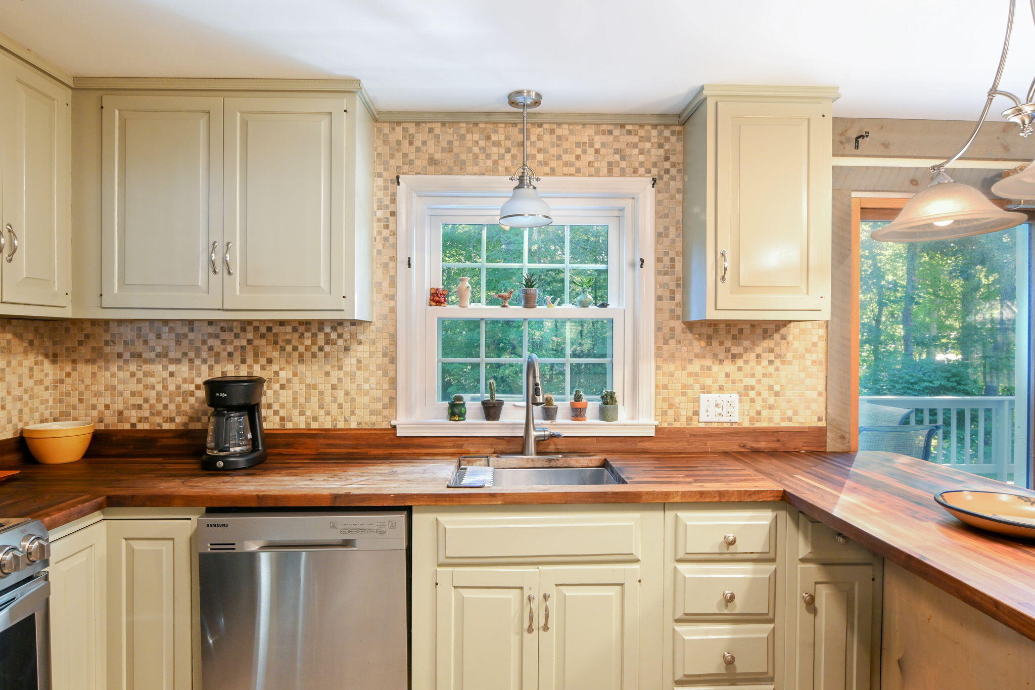 679 N Falmouth Highway Falmouth MA 02556