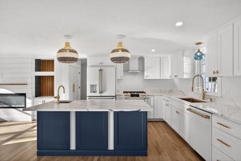 16 Carolyn Lane Falmouth MA 02536
