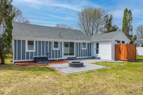 16 Carolyn Lane Falmouth MA 02536