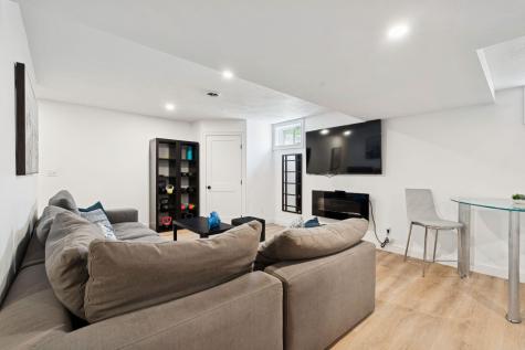 140 Broken Bow Lane Falmouth MA 02536