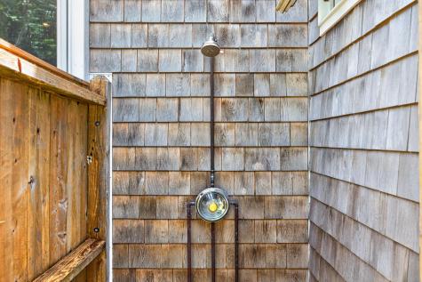 25 Gingerbread Lane Yarmouth MA 02675