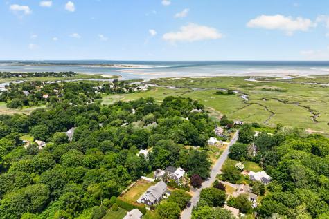 25 Gingerbread Lane Yarmouth MA 02675