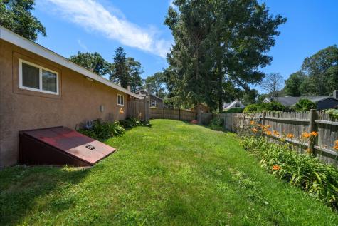 20 East Road Mashpee MA 02649