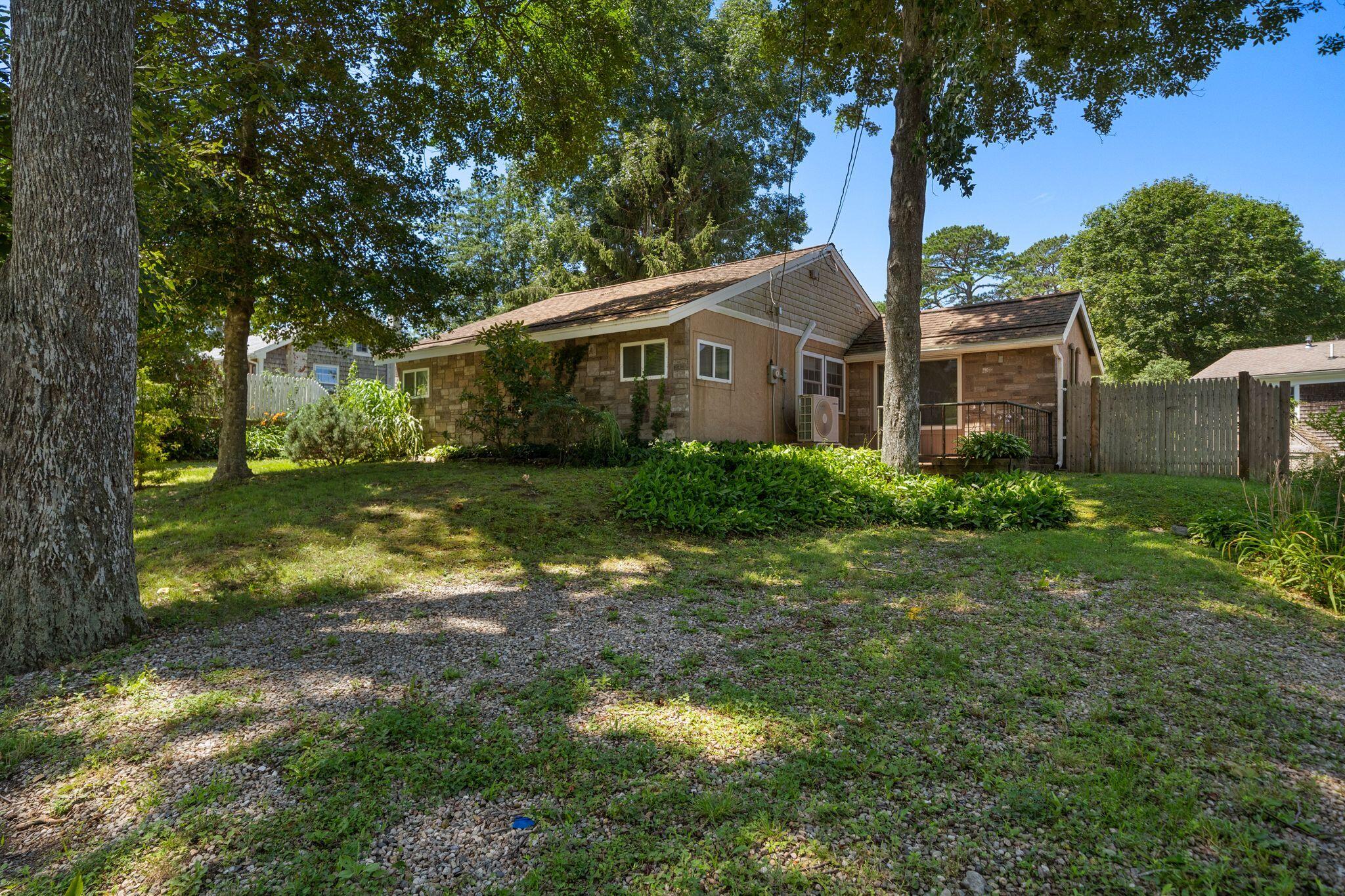 20 East Road Mashpee MA 02649