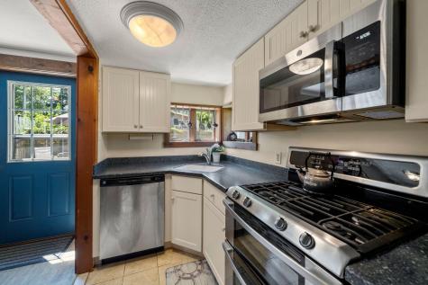 20 East Road Mashpee MA 02649