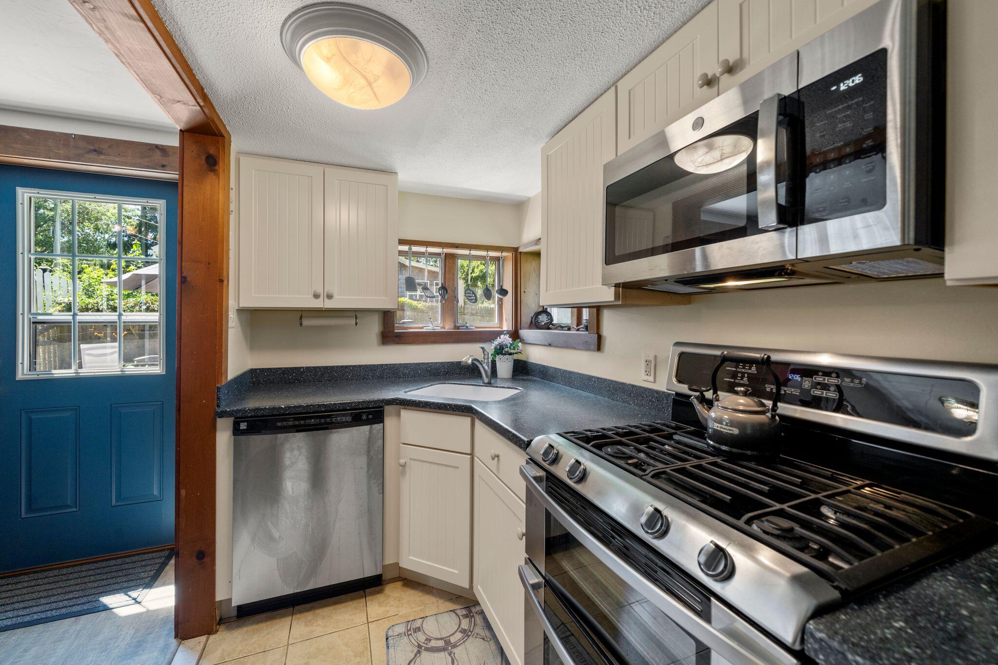 20 East Road Mashpee MA 02649