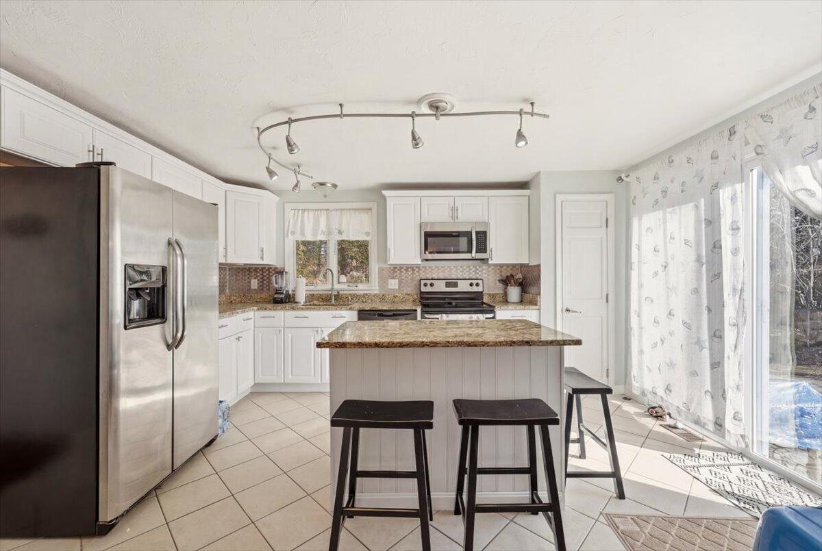 70 Quinaquisset Avenue, Mashpee MA photo 3