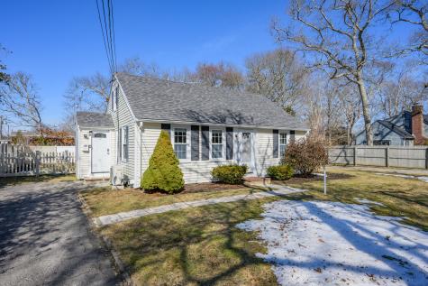 22 Annette Avenue Falmouth MA 02536