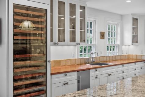 80 Gansett Road Woods Hole MA 02543