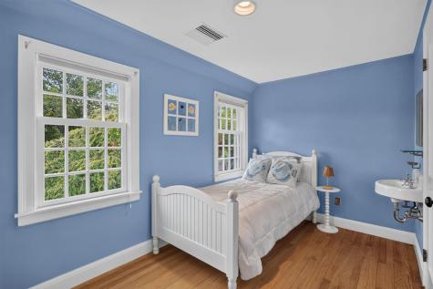 80 Gansett Road Woods Hole MA 02543