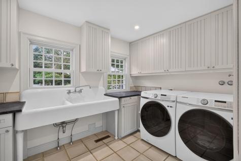 80 Gansett Road Woods Hole MA 02543